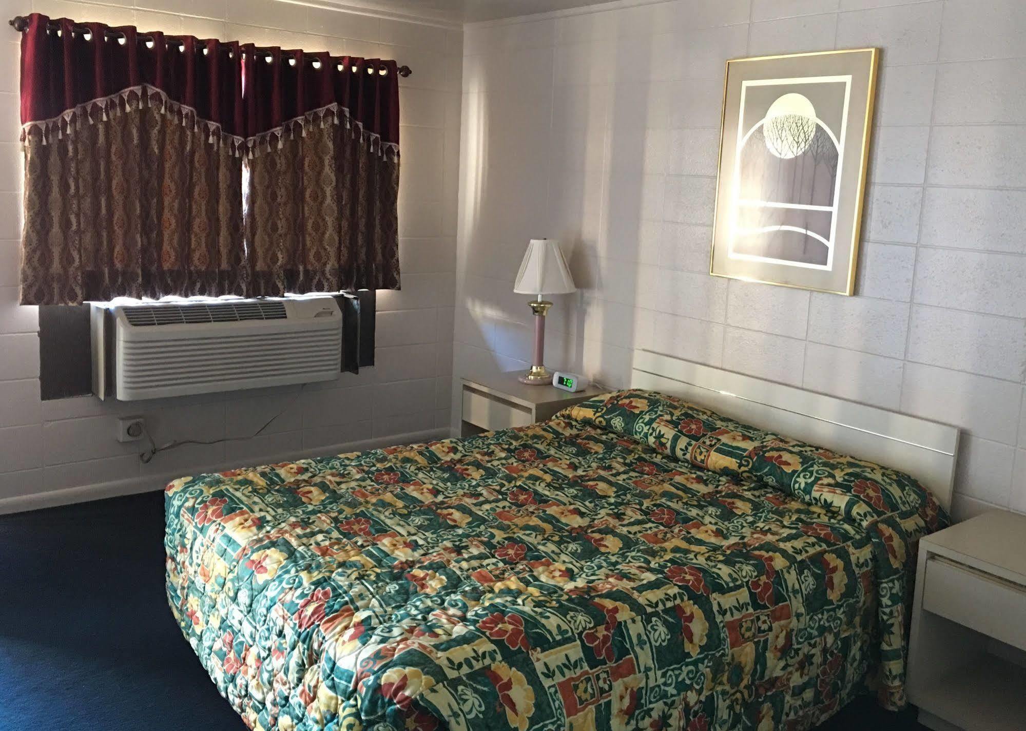 Budget Inn Ontario Extérieur photo